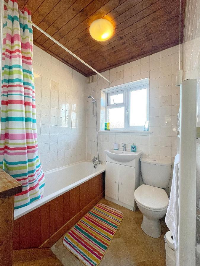 Ferienwohnung 3 Bed Duplex Flat, Free Wifi & Netflix, Ideal For Contractors Gravesend Exterior foto