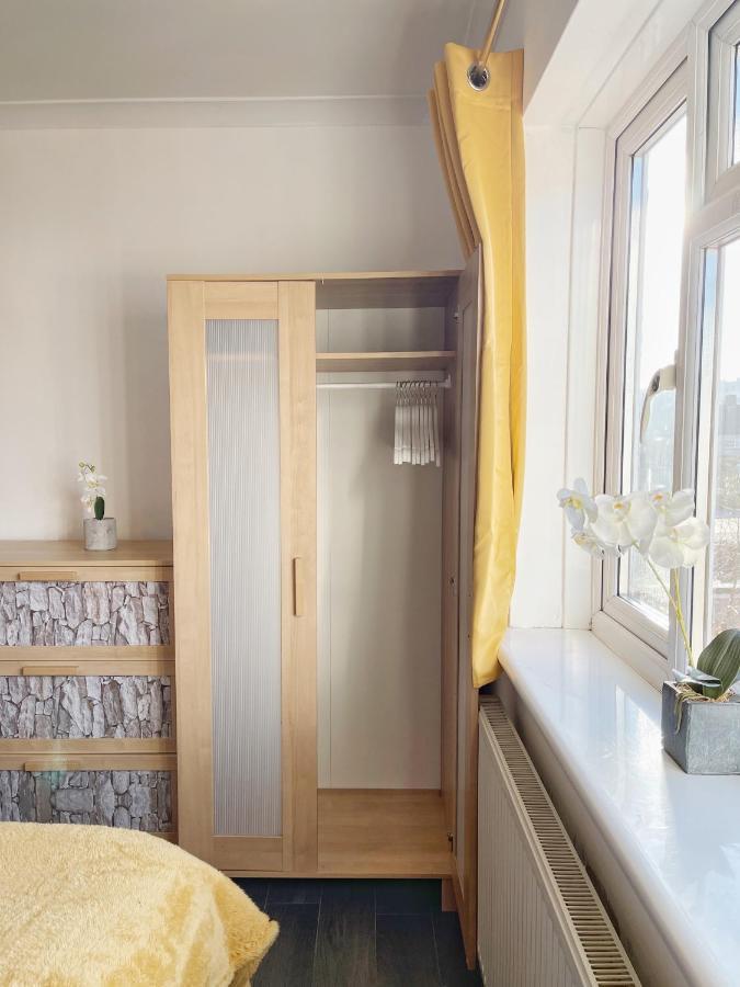 Ferienwohnung 3 Bed Duplex Flat, Free Wifi & Netflix, Ideal For Contractors Gravesend Exterior foto