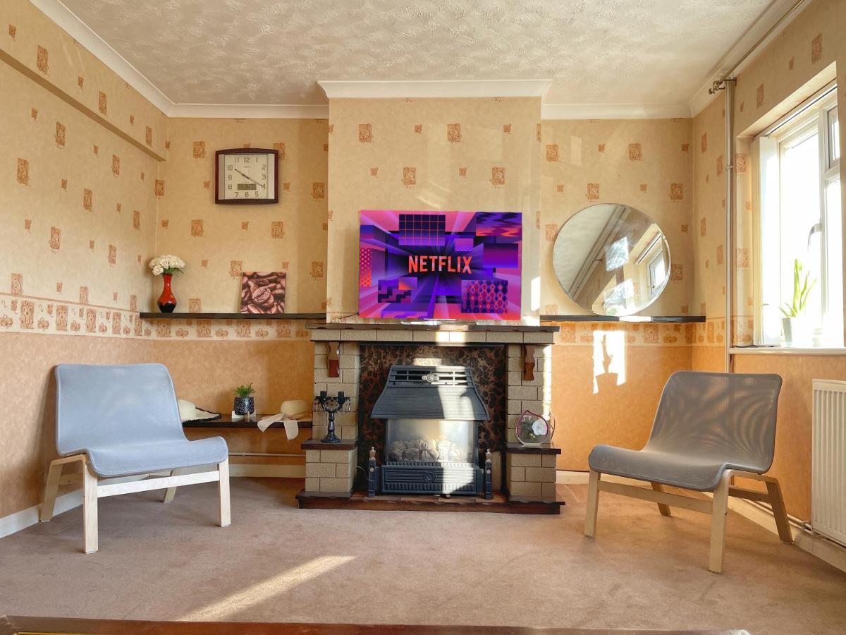 Ferienwohnung 3 Bed Duplex Flat, Free Wifi & Netflix, Ideal For Contractors Gravesend Exterior foto