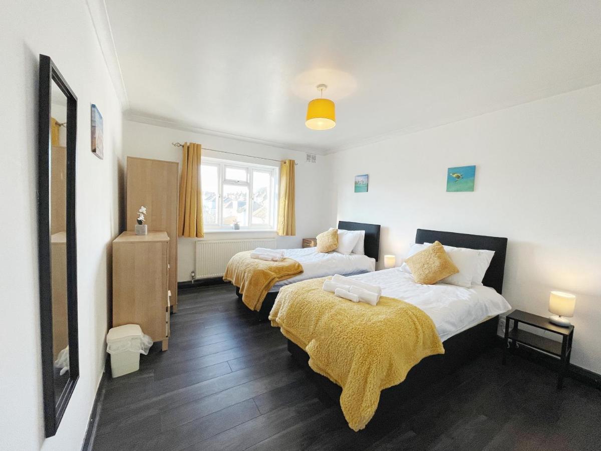 Ferienwohnung 3 Bed Duplex Flat, Free Wifi & Netflix, Ideal For Contractors Gravesend Exterior foto