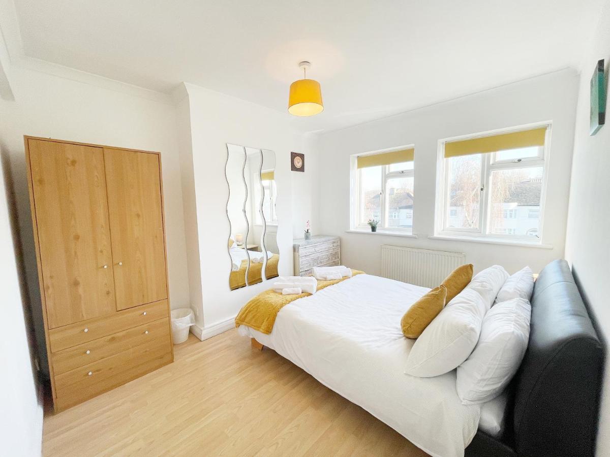 Ferienwohnung 3 Bed Duplex Flat, Free Wifi & Netflix, Ideal For Contractors Gravesend Exterior foto