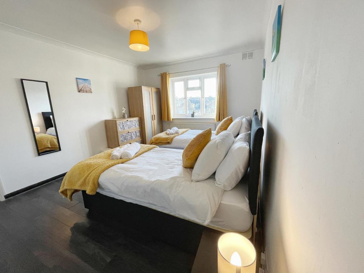 Ferienwohnung 3 Bed Duplex Flat, Free Wifi & Netflix, Ideal For Contractors Gravesend Exterior foto